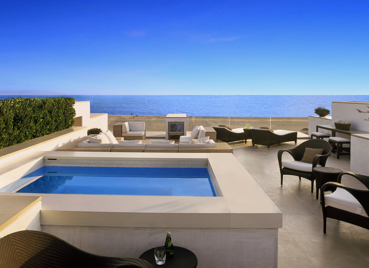 2046 E Oceanfront