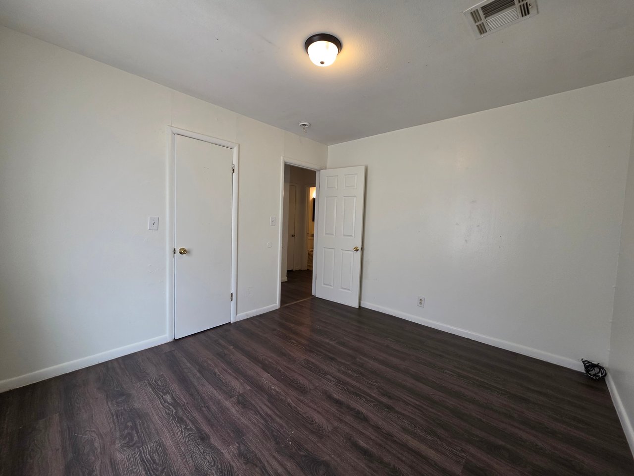 310 W 35th St