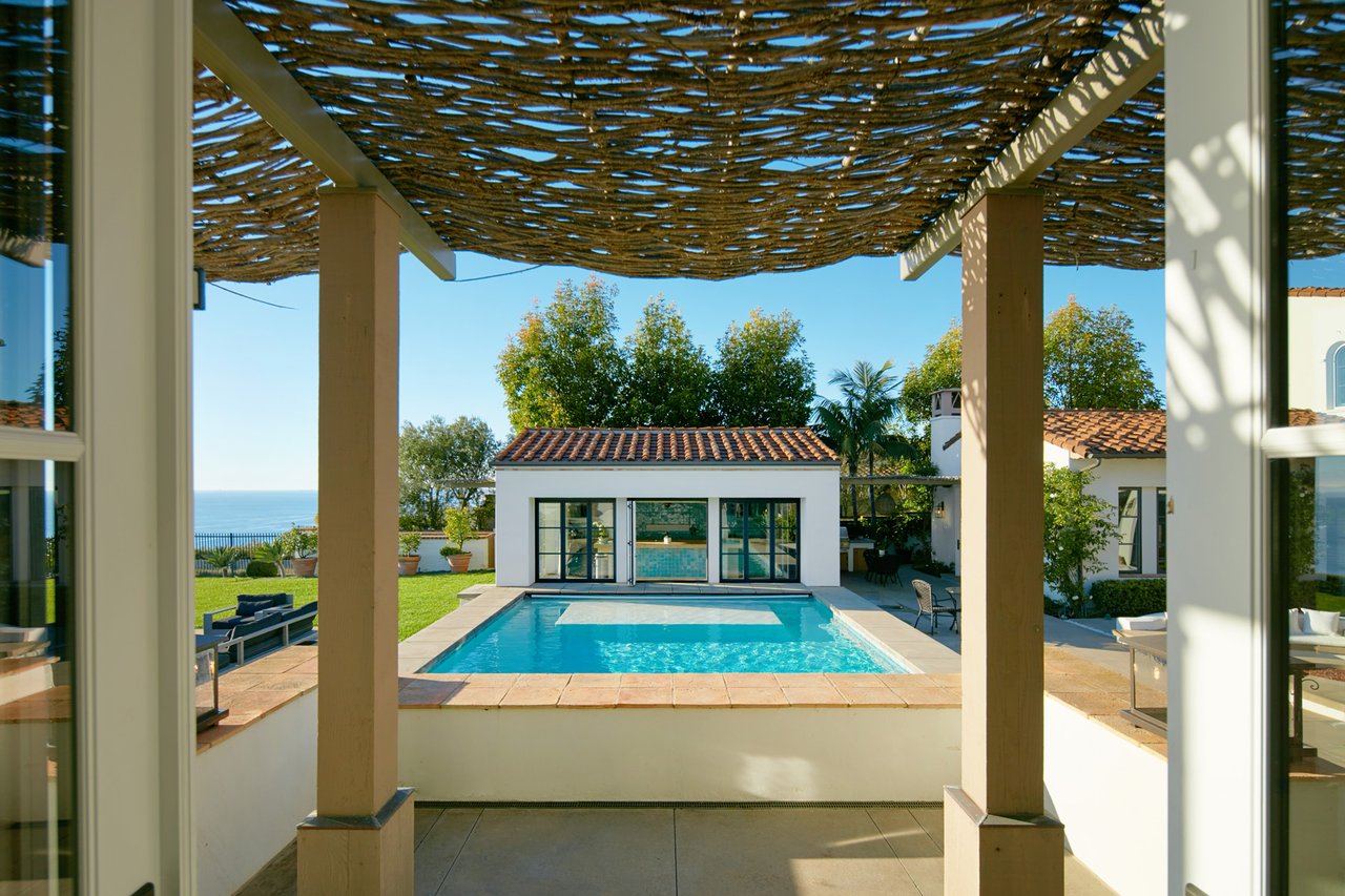 10 Shore Walk
