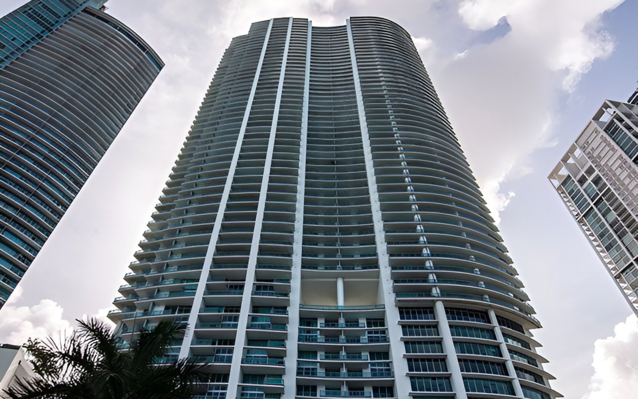 900 Biscayne Bay