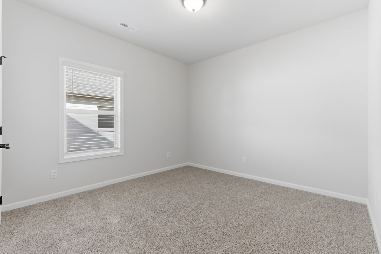 New Market New Build! Move-In Special!