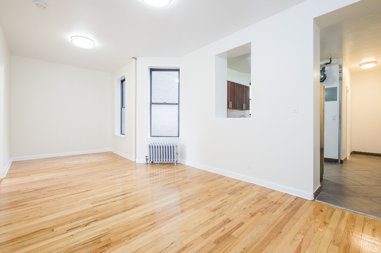 339 East 12th Street Unit: 21