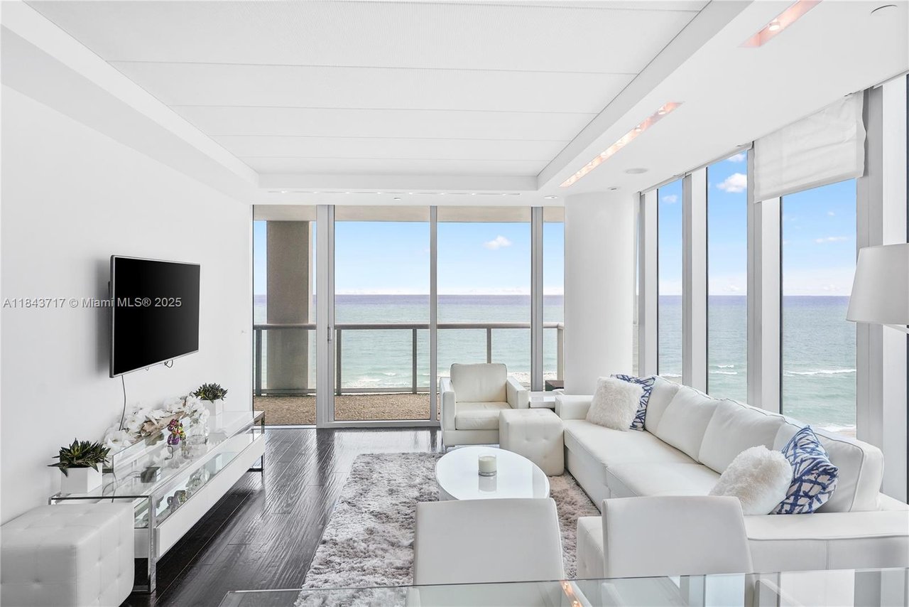 6799 Collins Ave, #1005 