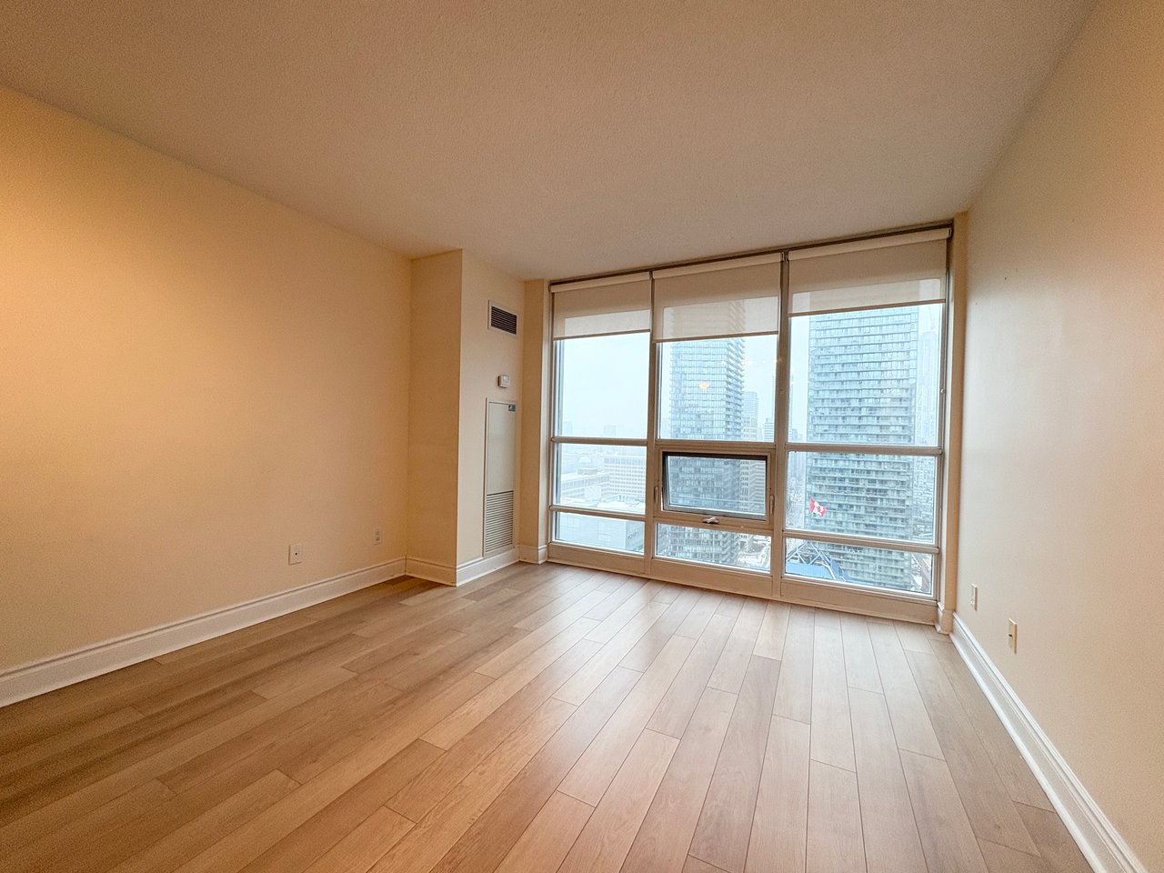 763 Bay St Unit: 3413