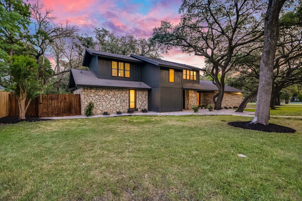 Golf Course Grandeur - 9112 Balcones Club Drive