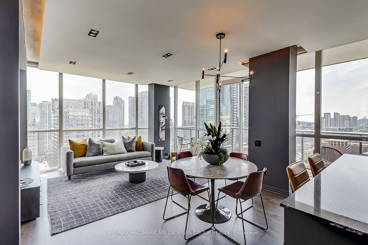 88 Blue Jays Way #1908