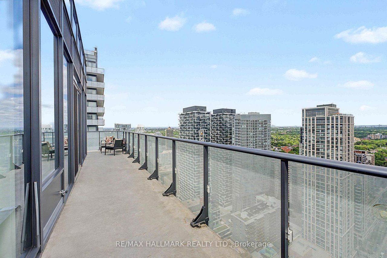 PRESTIGE LIVING AT YONGE & EGLINTON
