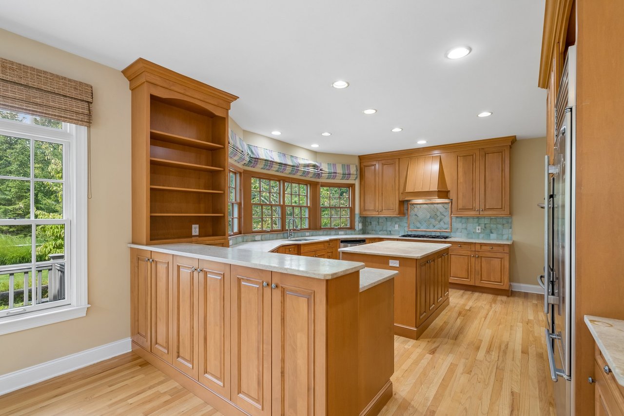 6 Melrose Ln