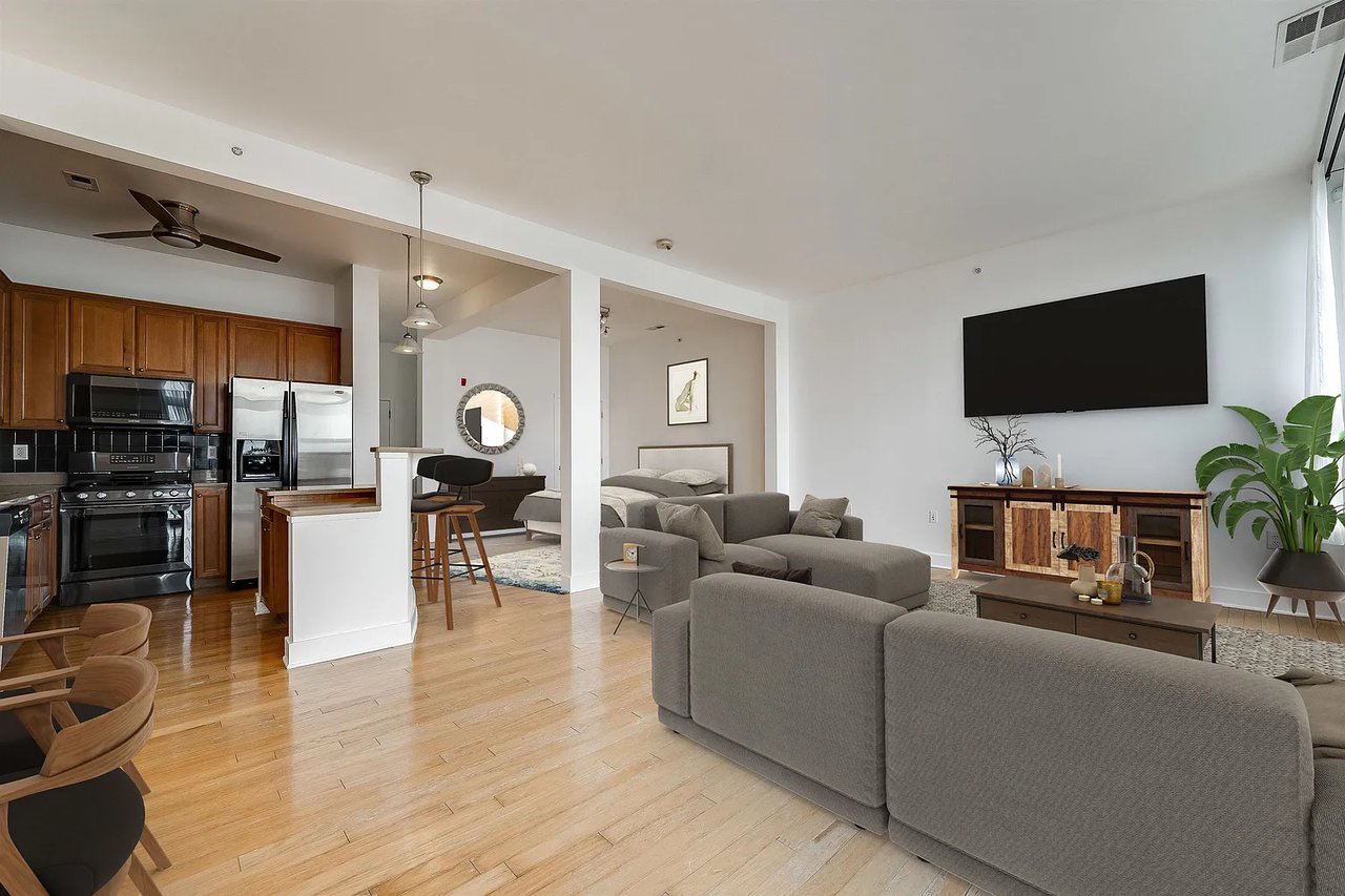 3 Greenwich Dr #112
