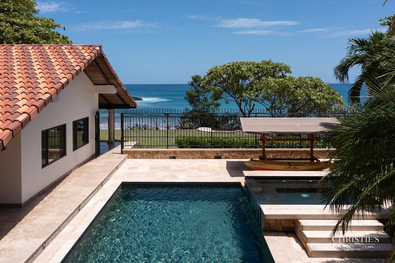 Casa Playa Bonita | Beachfront Luxury Estate in Playa Flamingo