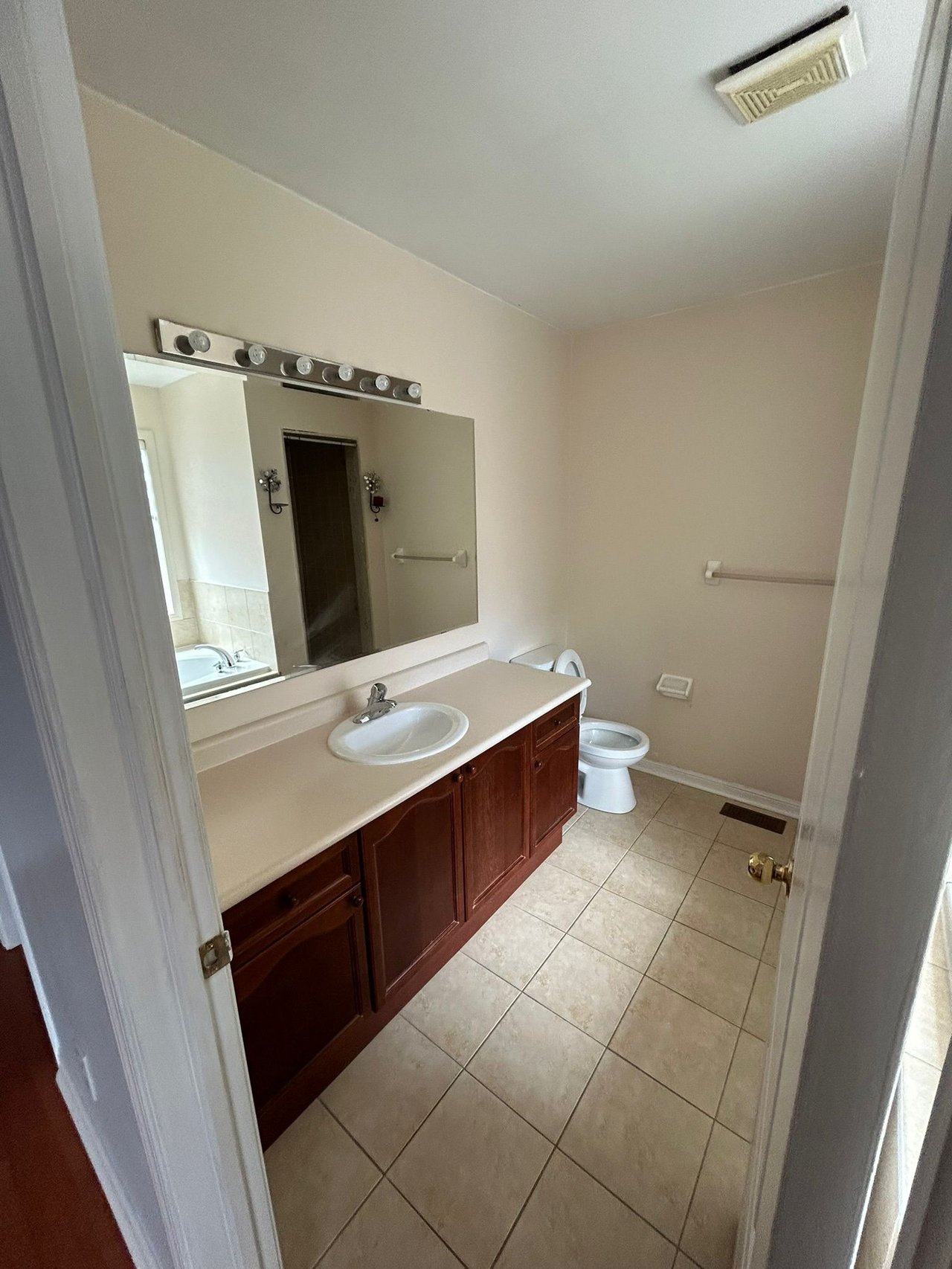 117 Rouge River Dr Unit: Main