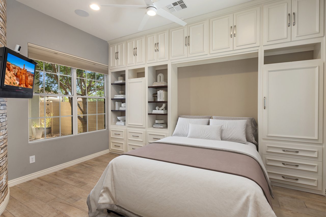 2932 E Madison Vistas
