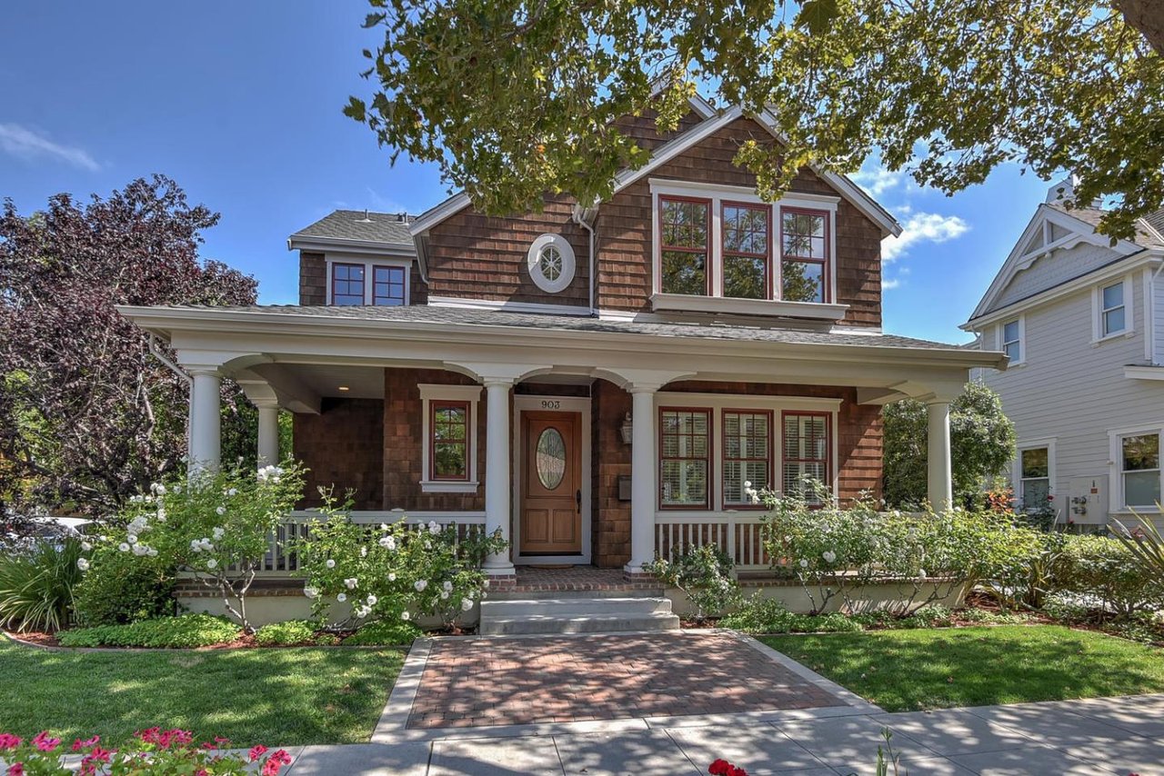 903 Ramona St