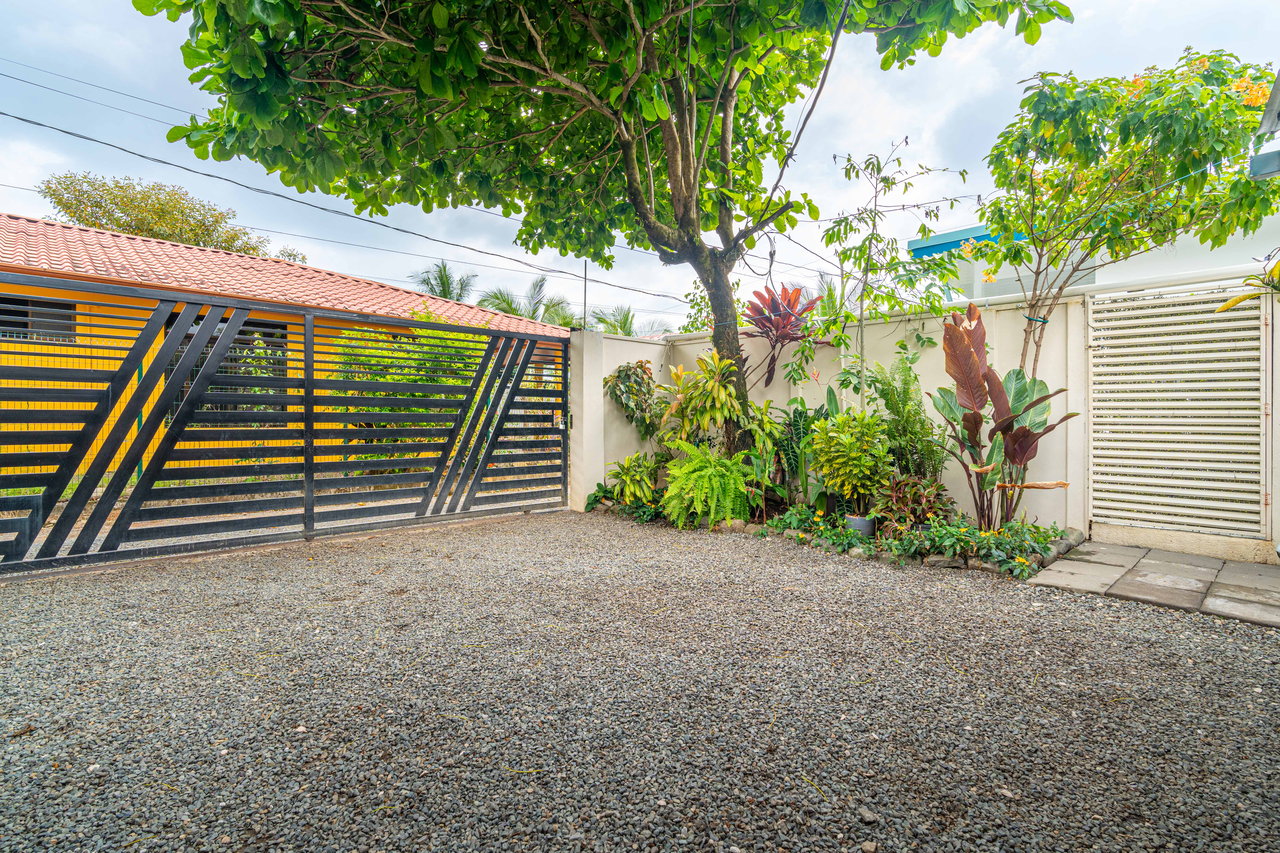 3 Bed Main Home with Two Rental Villas, Walk to Beach in Uvita! Fantastic Location!