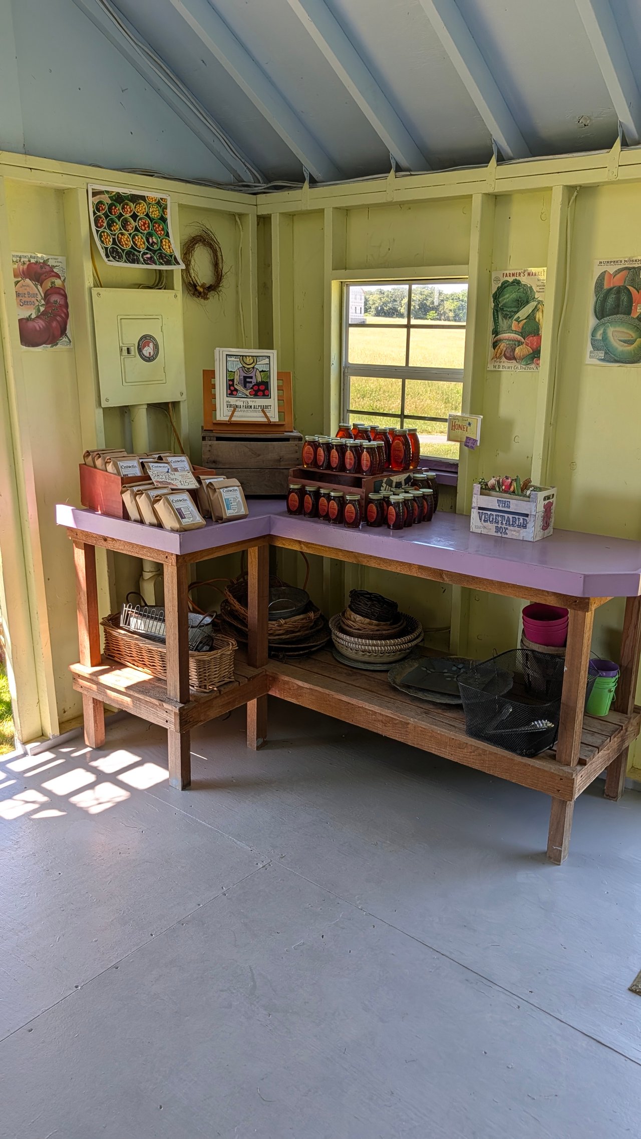 Potomac Vegetable Farms, The Purcellville Stand