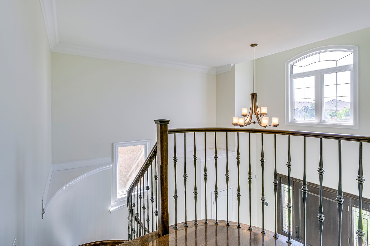1152 Jezero Cres