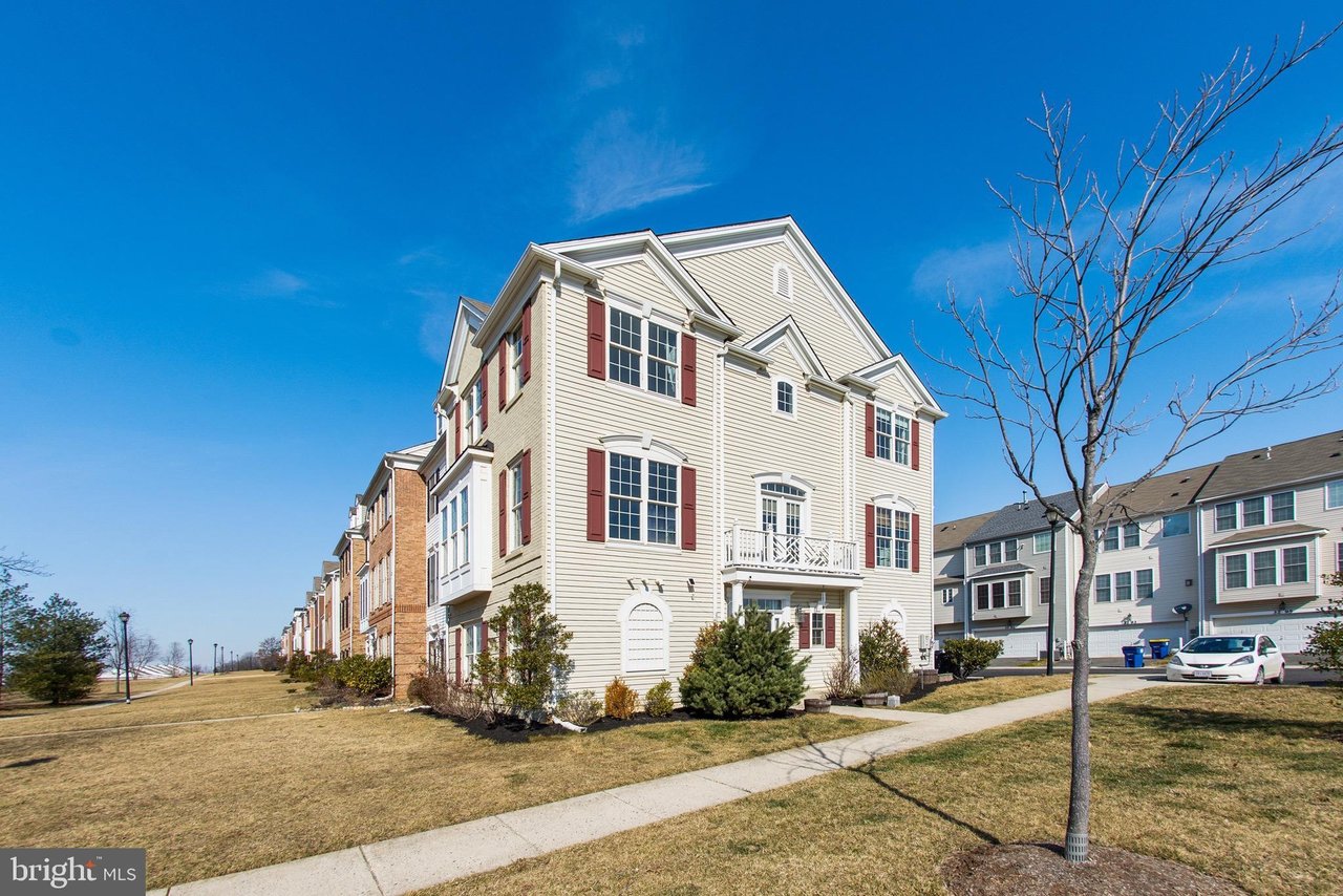 3294 Robert Clifton Weaver Way NE