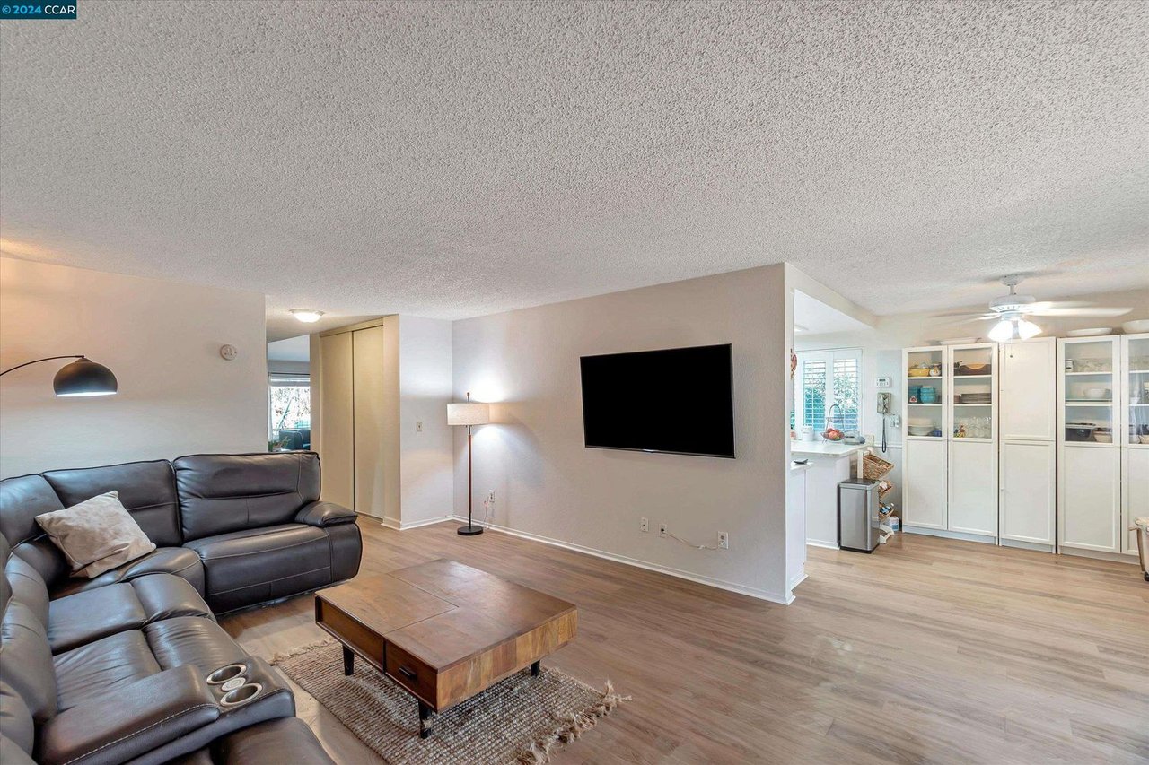 2216 Bristlecone Dr