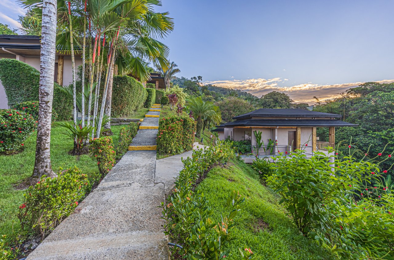 Luxury Hotel Boutique with Ocean Views | Walking distance to the beach | 13.2 Acres