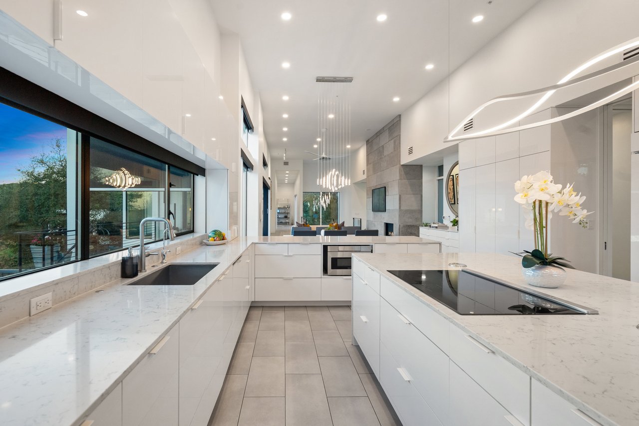 Modern Masterpiece in West Lake Hills