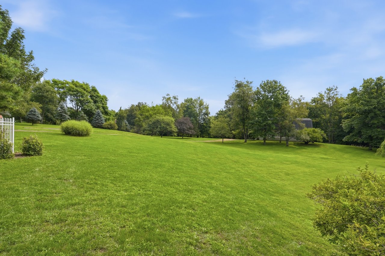 Picture-Perfect Country Living