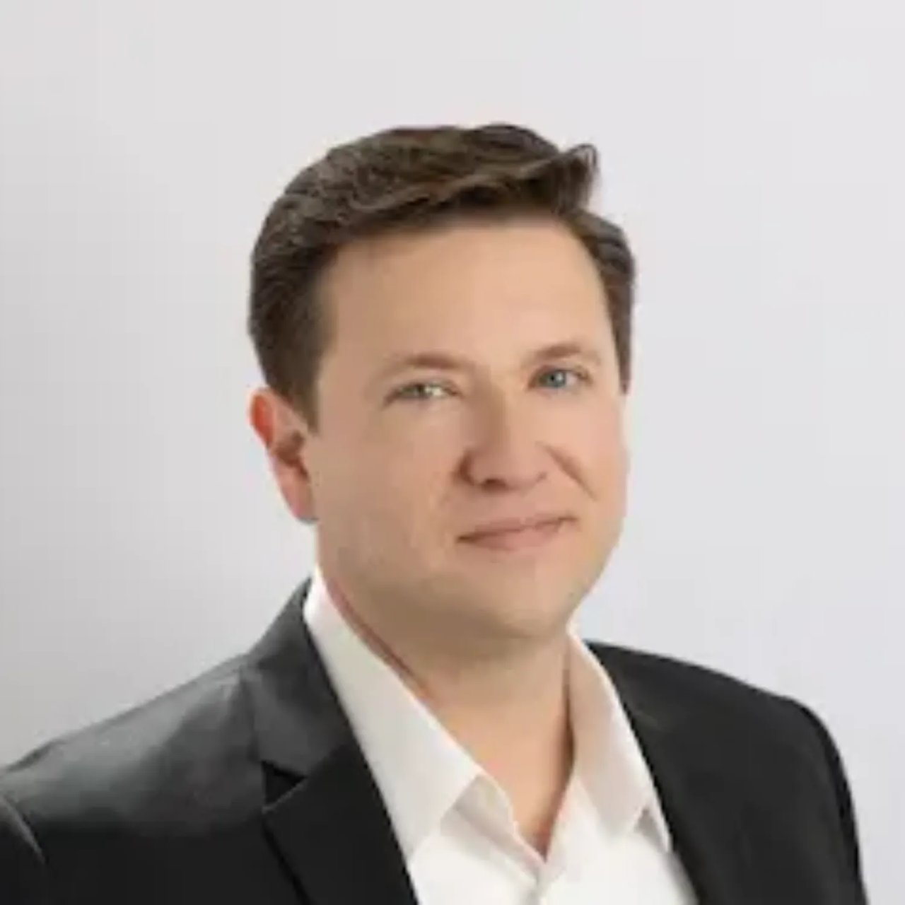 Dan Kruchko Lake Geneva, WI Real Estate Agent Headshot