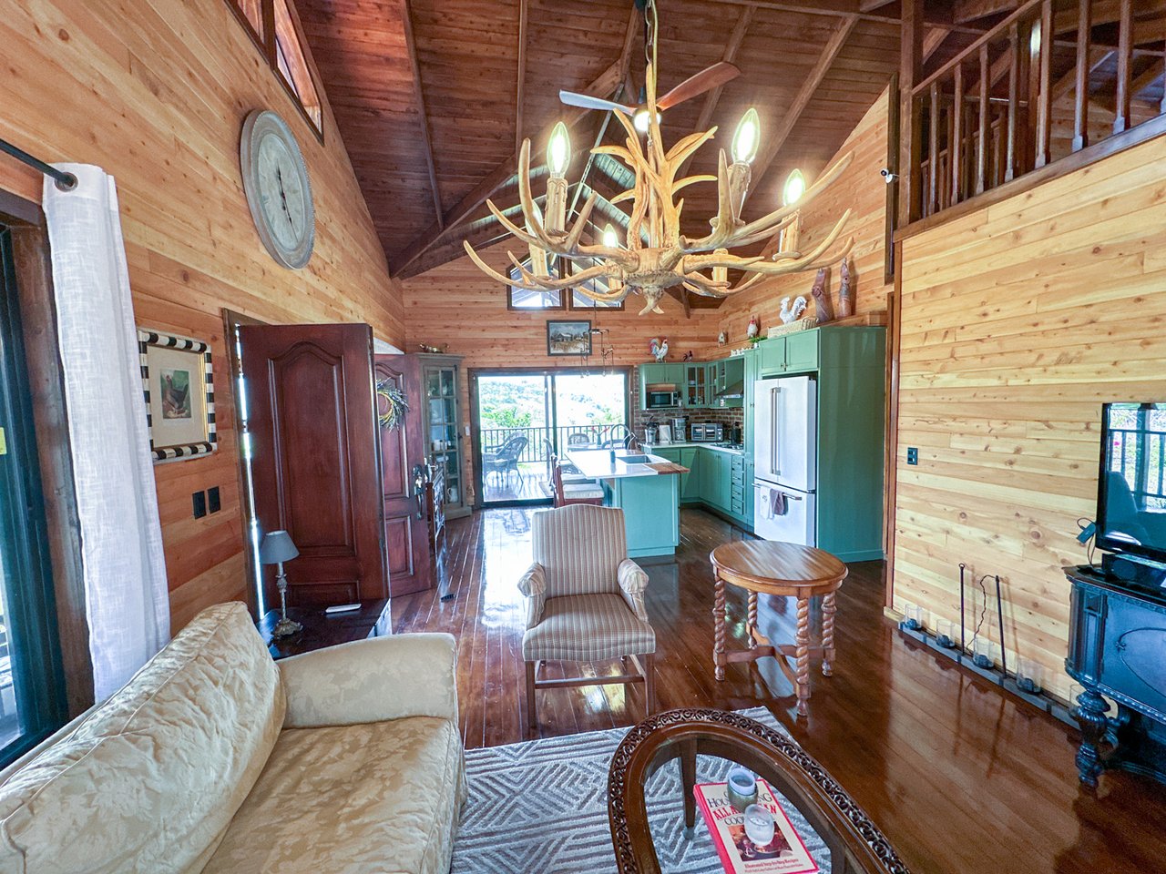 Serene Splendor - Discover Your Dream Home in Pacuar Perez Zeledon