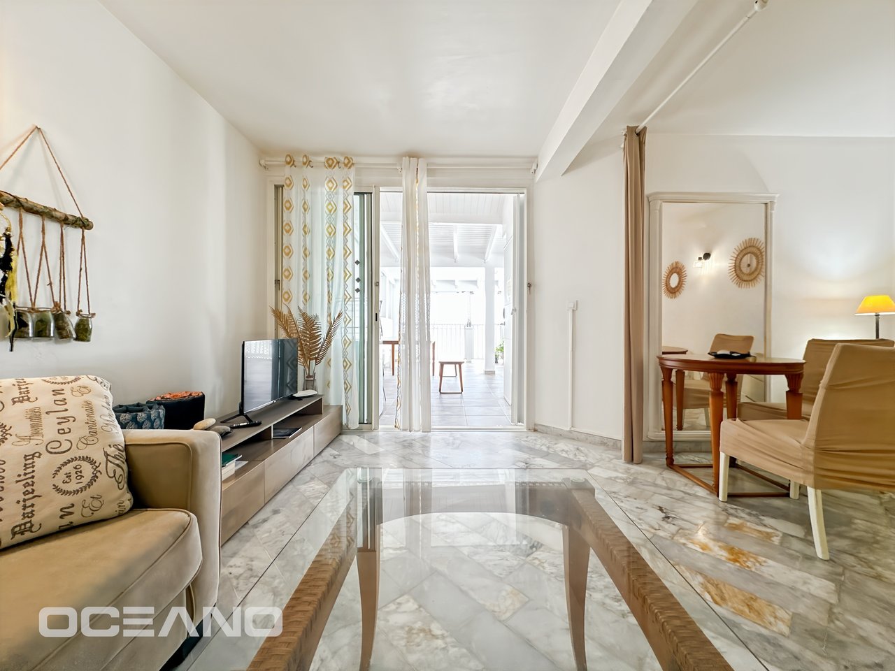 EXCLUSIVE : Set of 2 Apartments (T3 & T2) with Terraces - Charm and Investment Potential