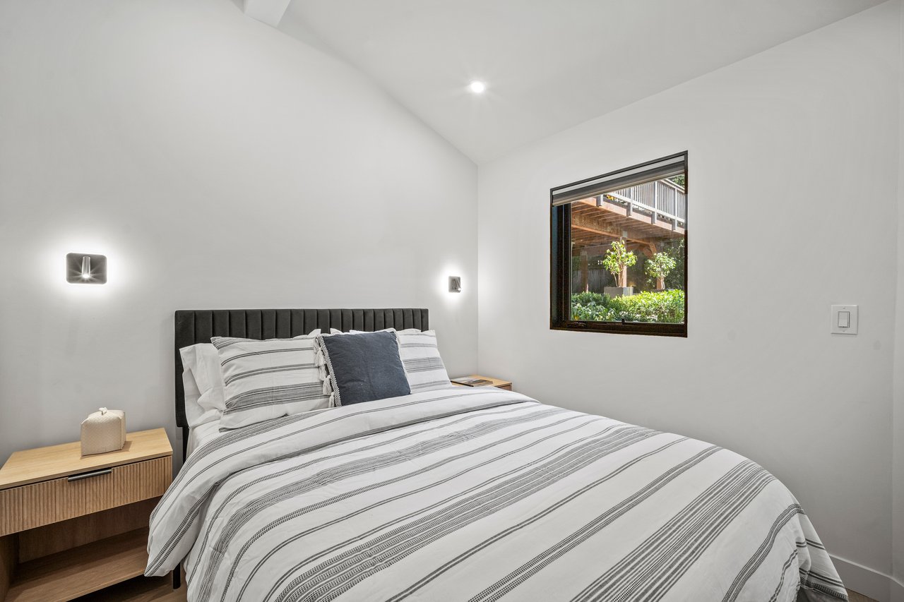 The Gosling - Downtown Carmel Getaway