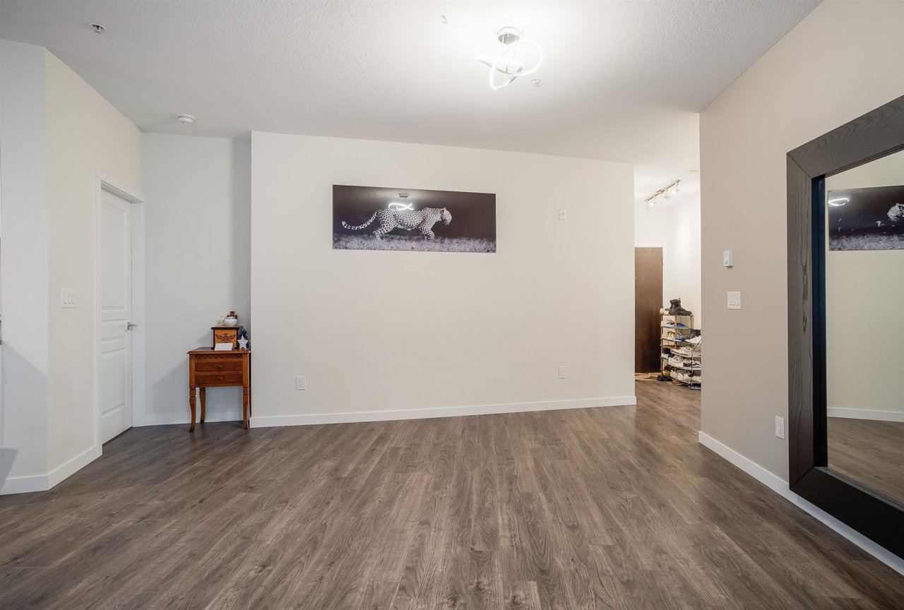 404-1151 Windsor Mews