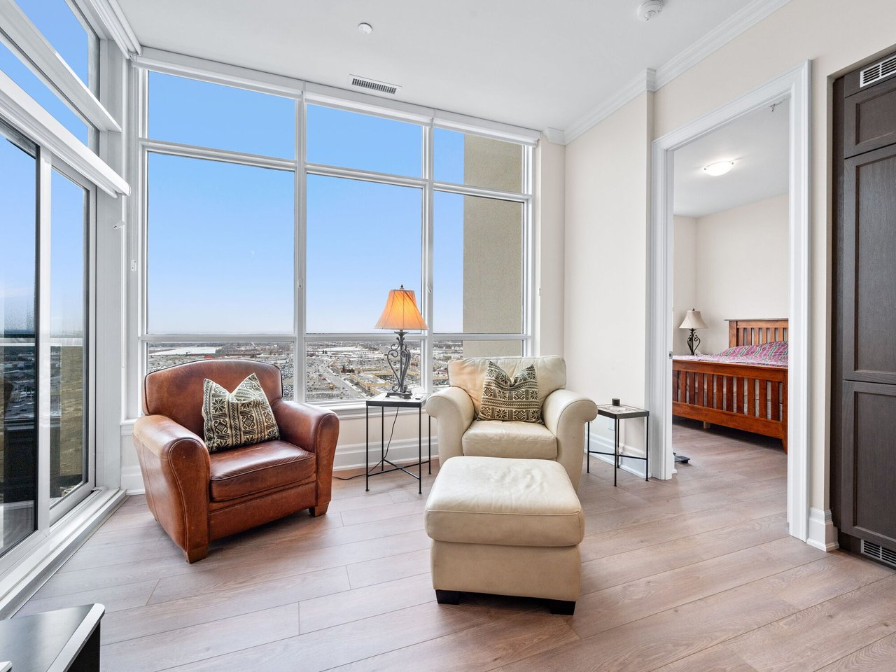 9075 Jane Street Unit: PH08
