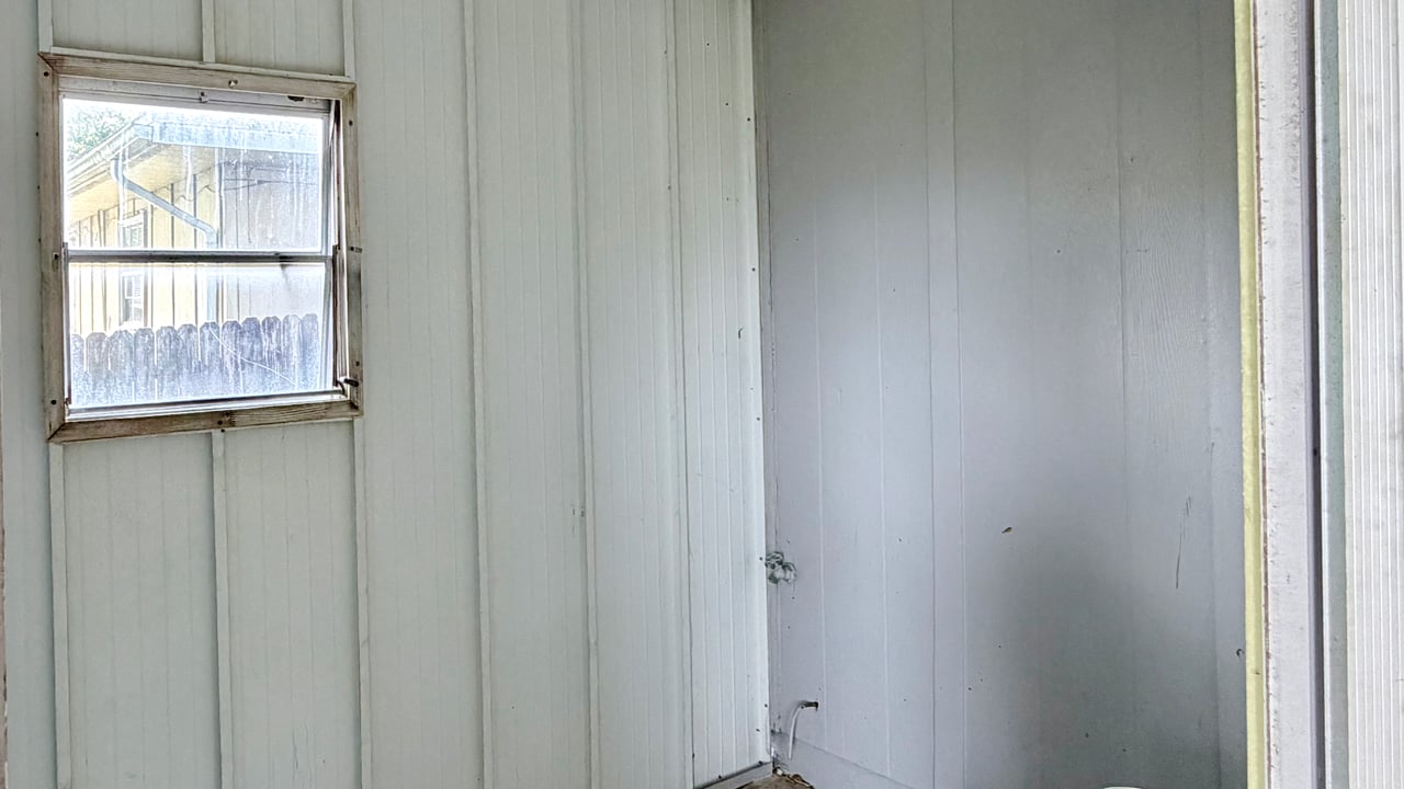 Casselberry Three-Bedroom, Two-Bathroom Duplex Unit with Private Yard