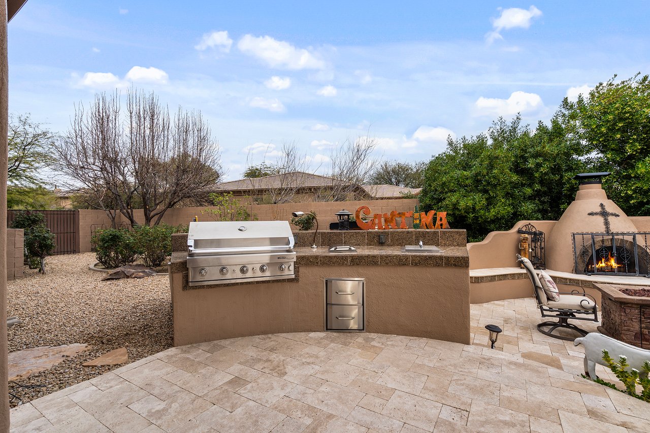 9657 E PEREGRINE Place