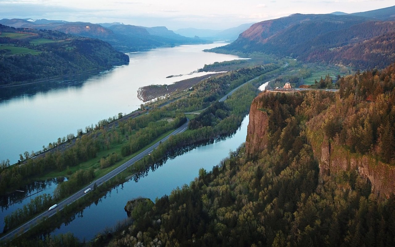 Riverwood Homes With a Columbia River View!