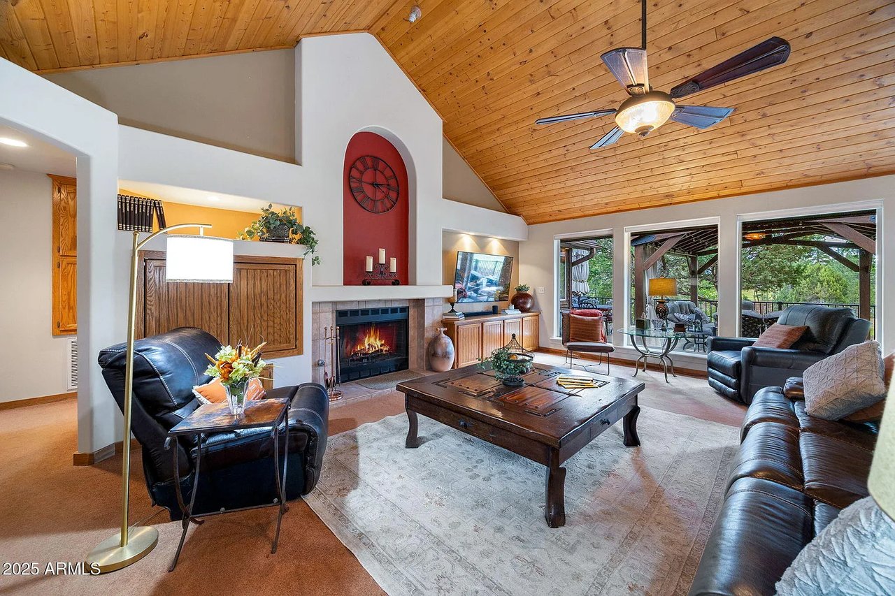 3950 Sugar Pine Loop
