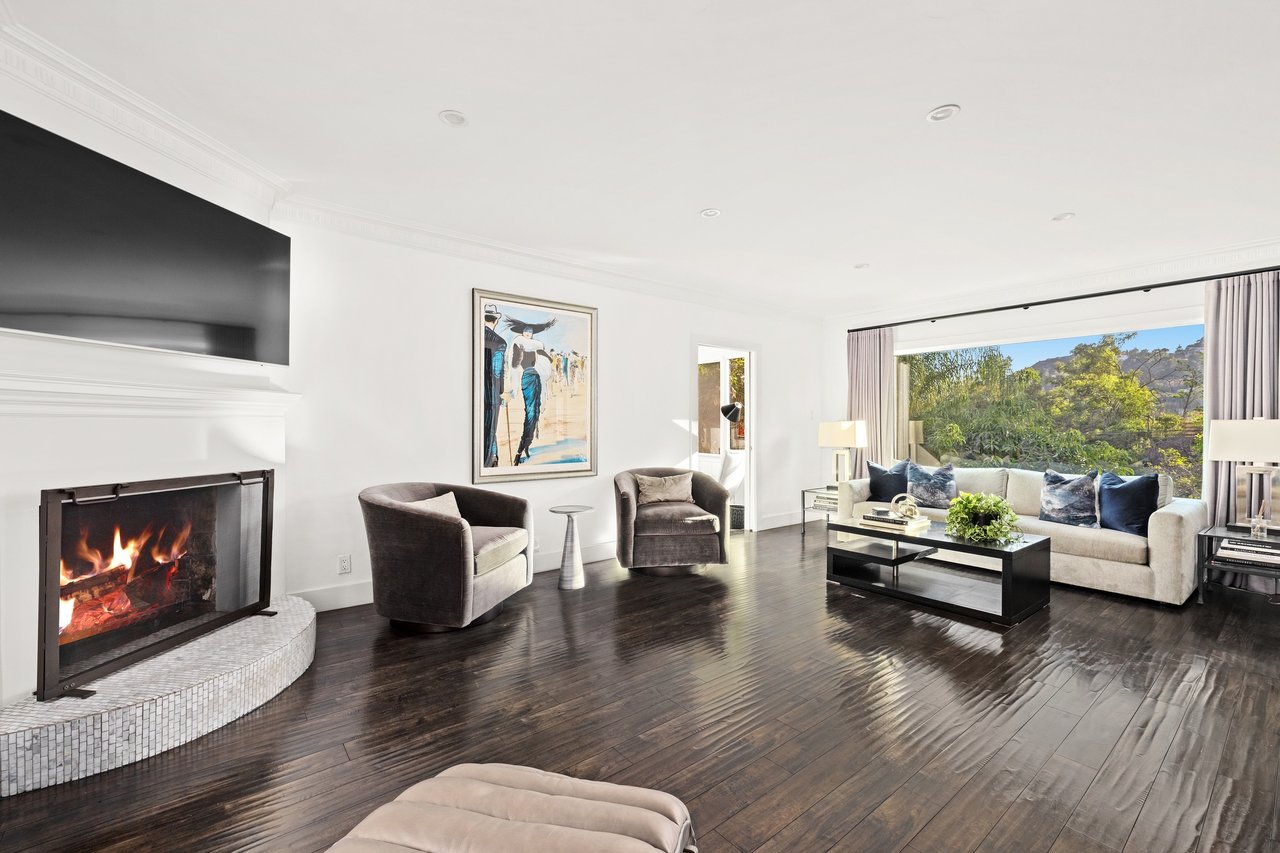 3318 Troy Drive