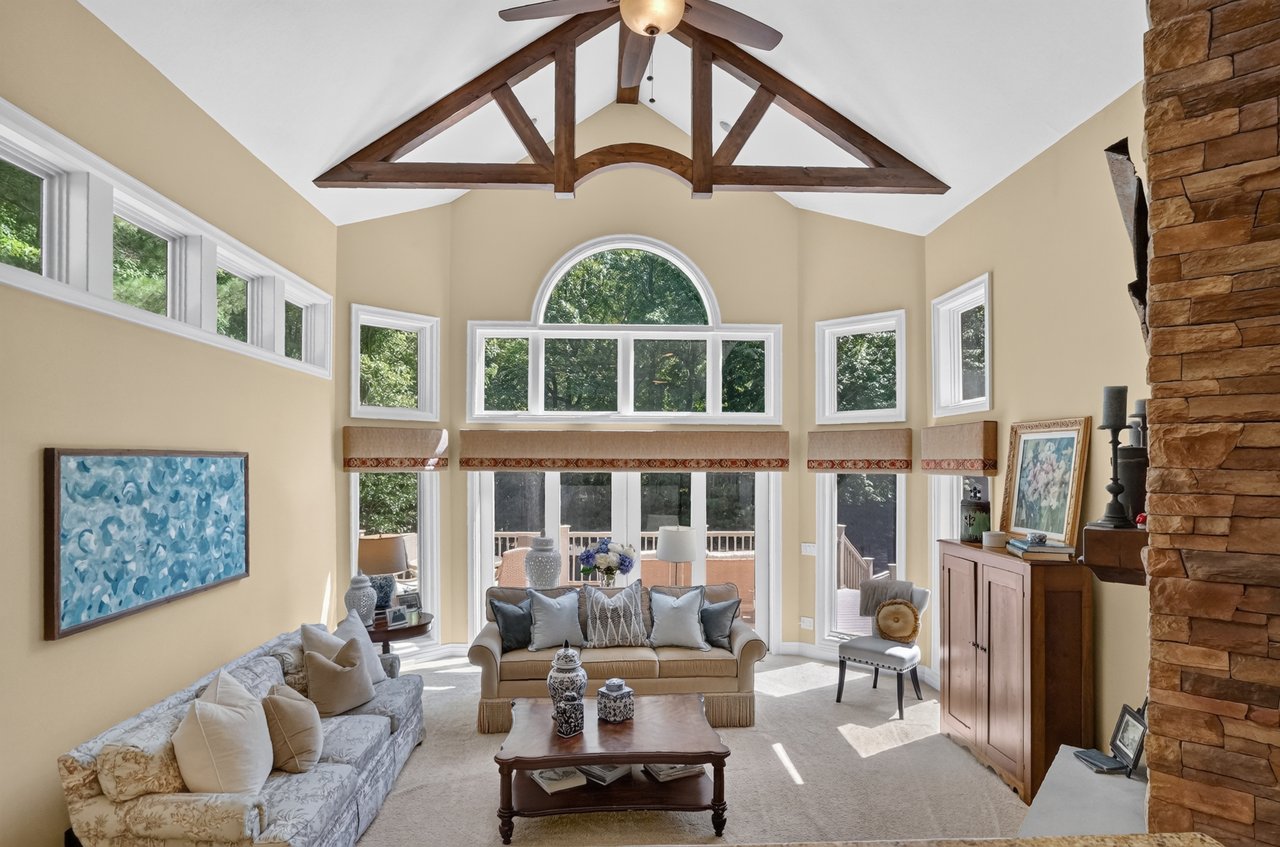 12172 Woodline