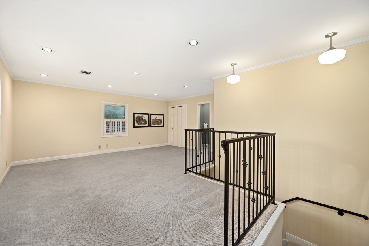 1311 Kent Lane
