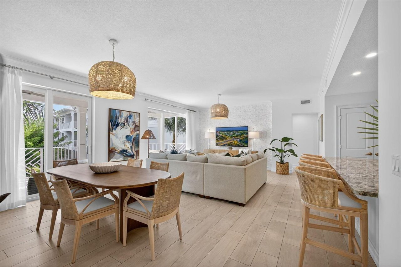 833 Bay Colony Drive S