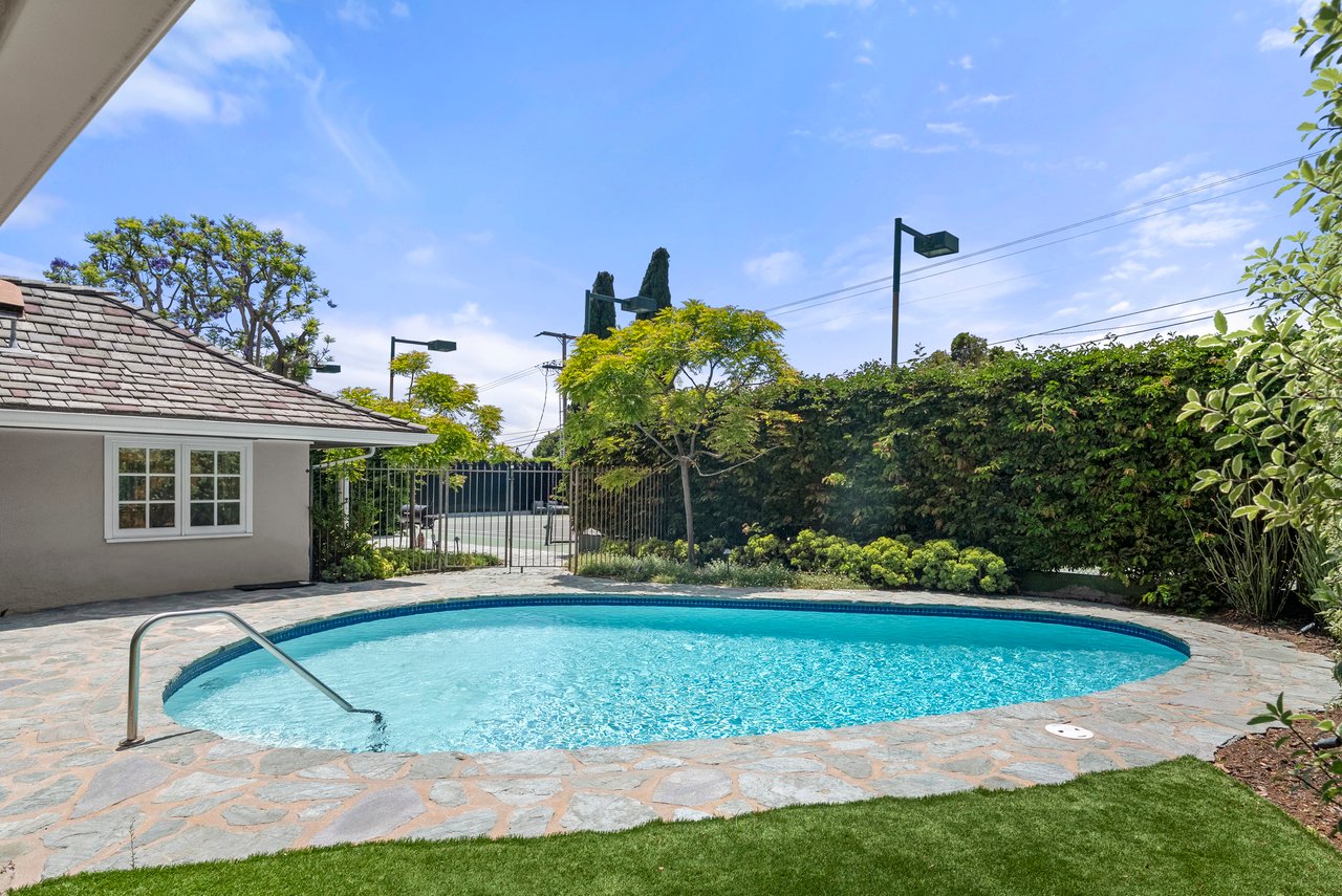 717 N Alta Dr, Beverly Hills