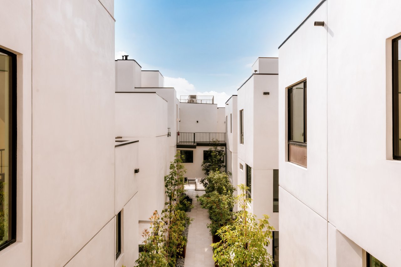 2919 Waverly Unit: 103