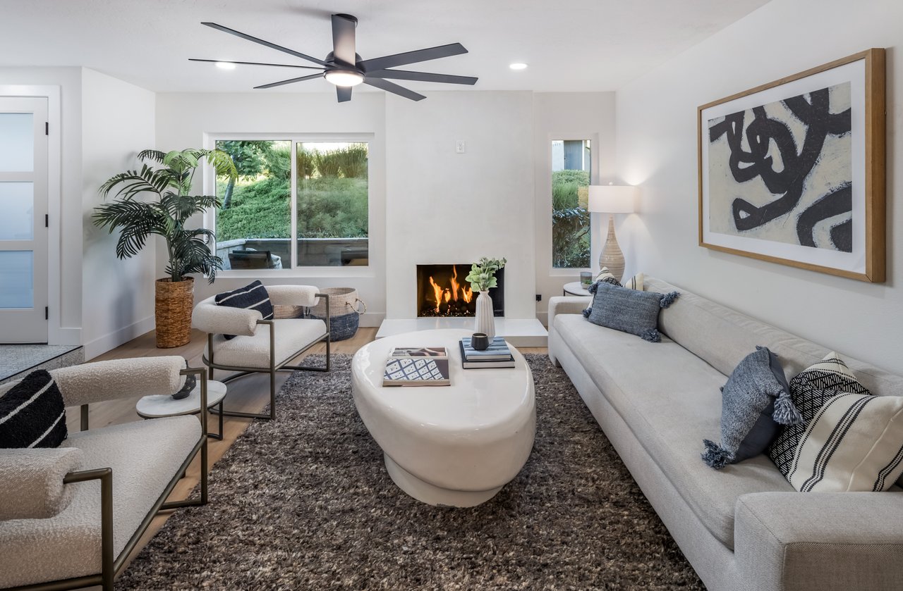 1986 Azure Way, Encinitas, CA 92024 