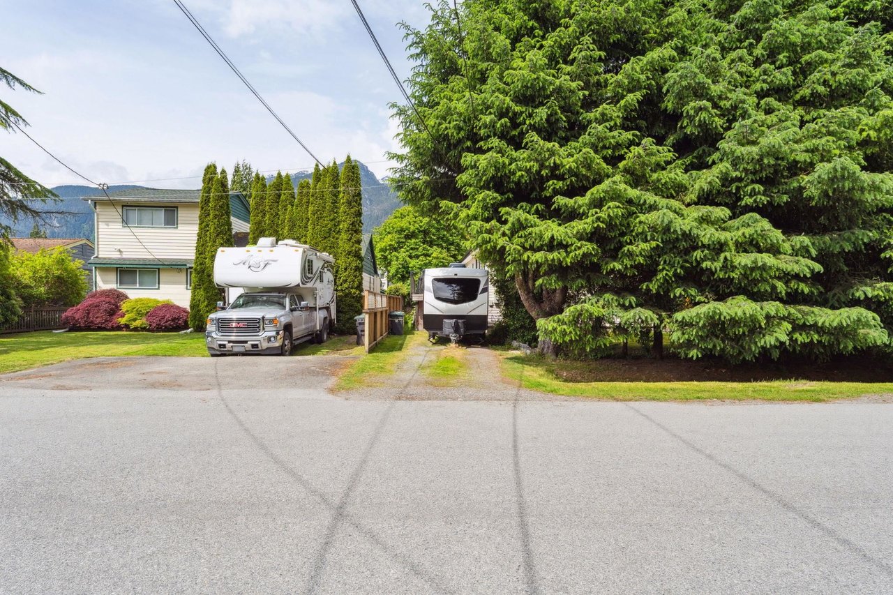 38891 Newport Road, Squamish