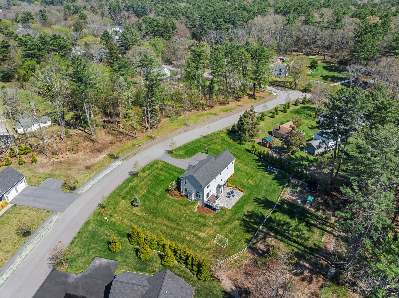 11 Lisa Ln Pembroke, MA 02359