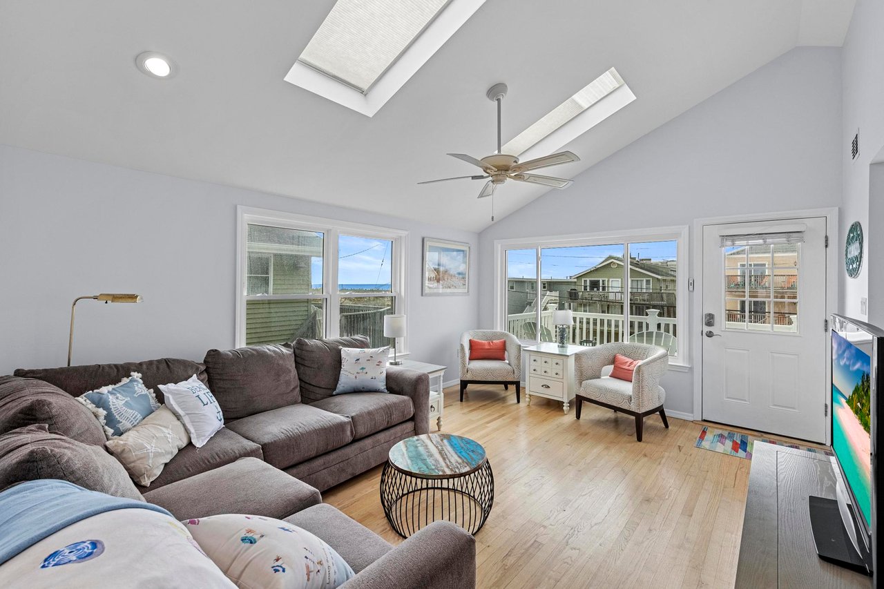 229 Merivale Ave. (1st and 2nd floor), Beach Haven
