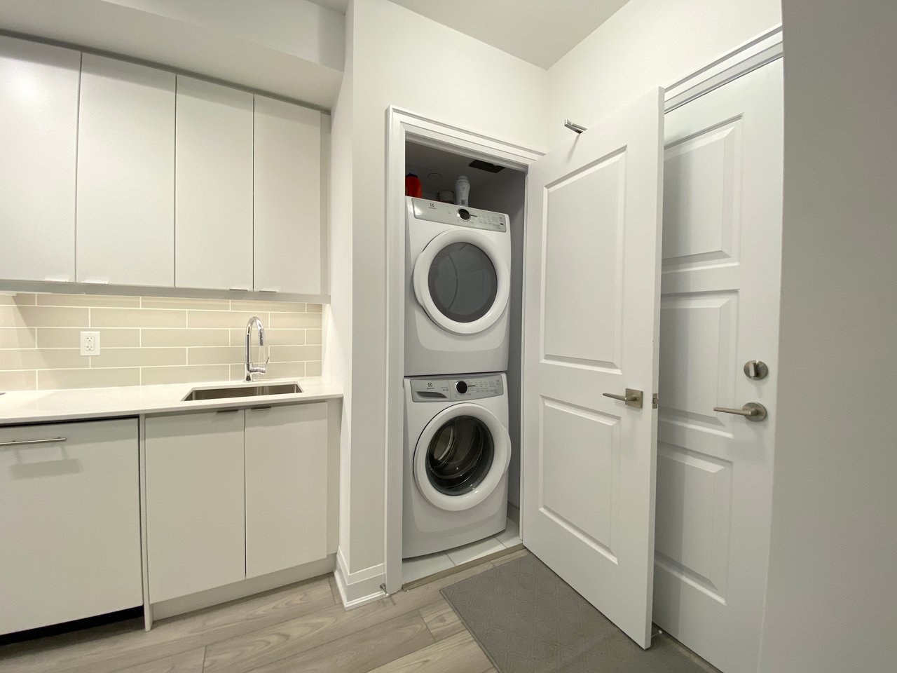 36 Elm Drive W Unit:2403