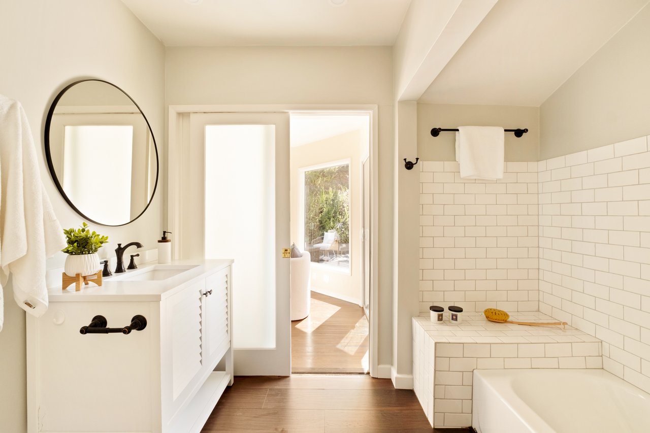 3588 Mandeville Canyon Road, Brentwood