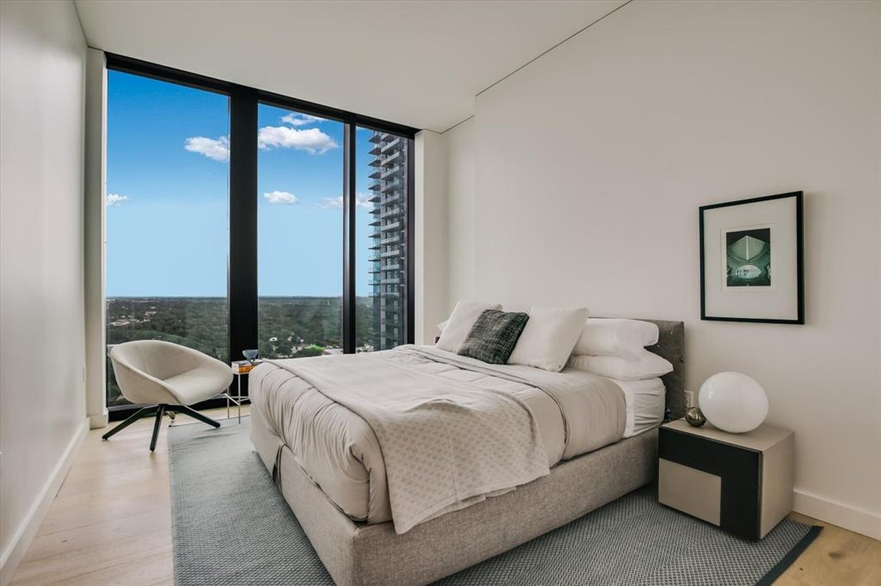 The Modern Residences: 610 Davis St. #2412