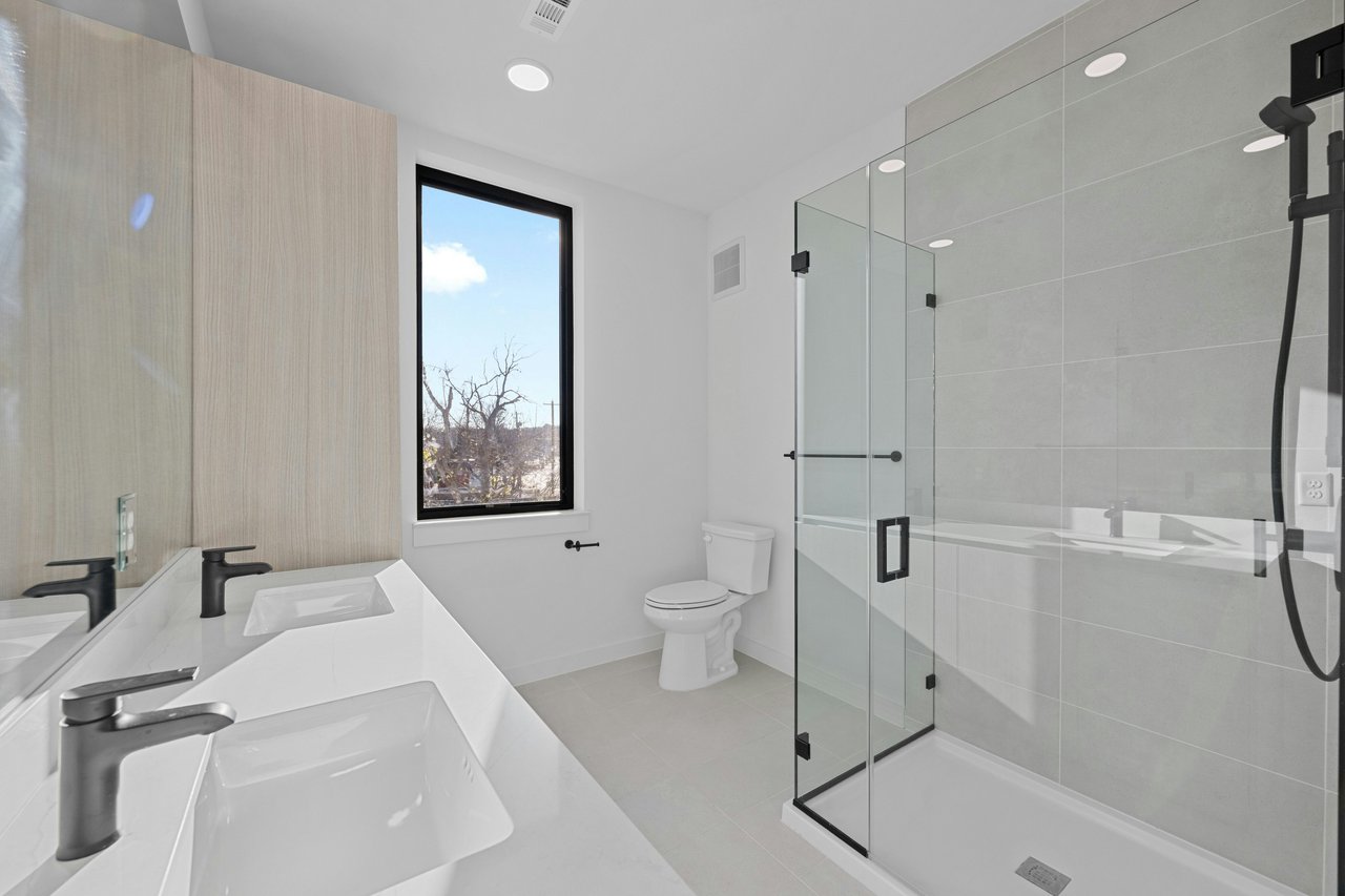 2209 S. 1st St. #221 - OneOak 