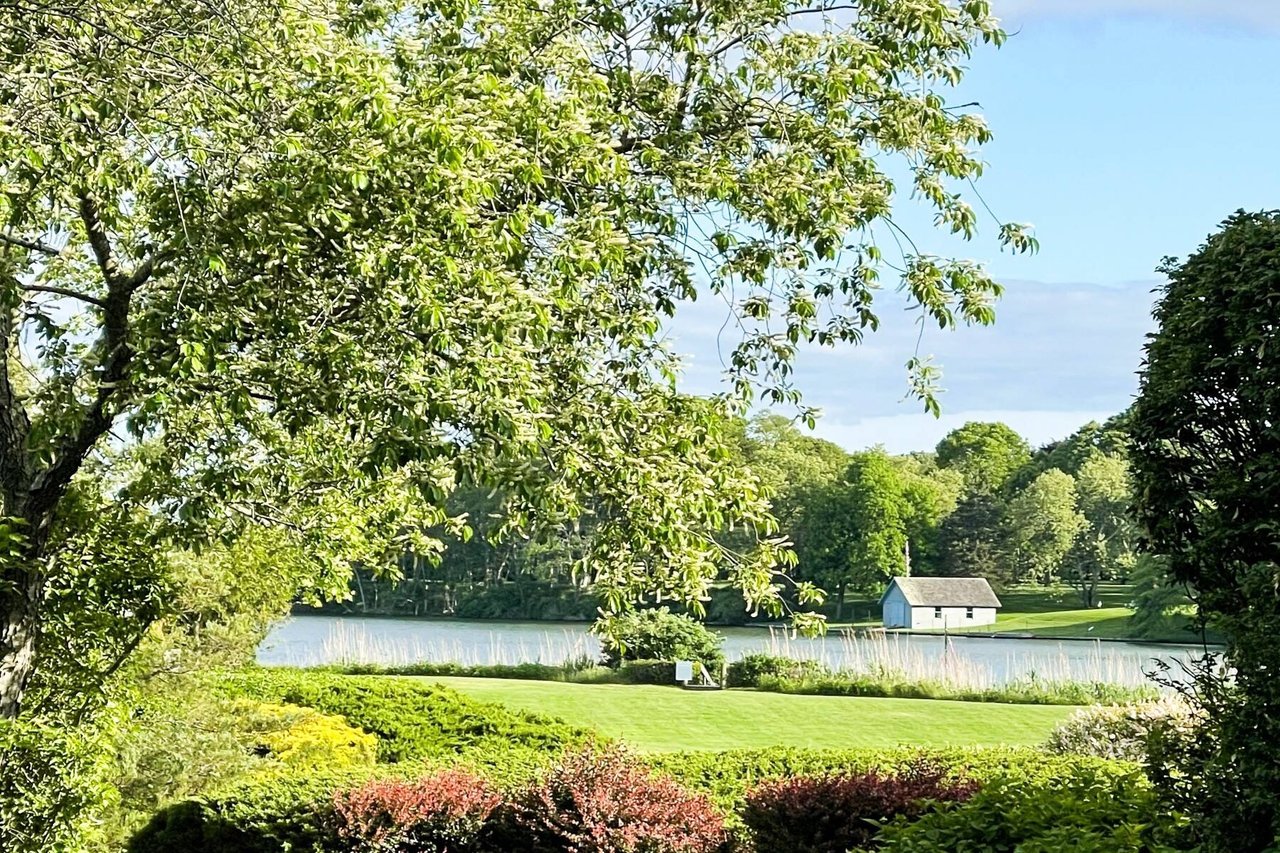 4 Reed Pond Court